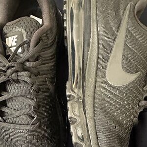 Nike Men's Black Athletic Sneakers